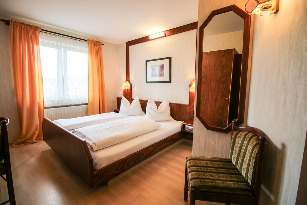 Hotel-Restaurant Lowen Süßen Rum bild