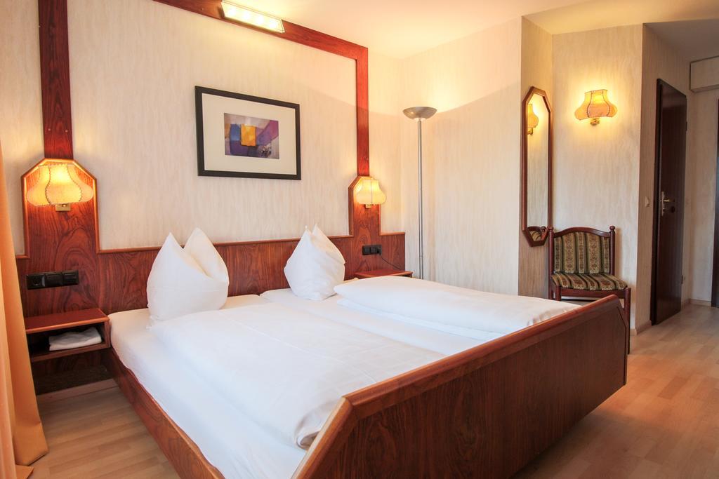 Hotel-Restaurant Lowen Süßen Rum bild