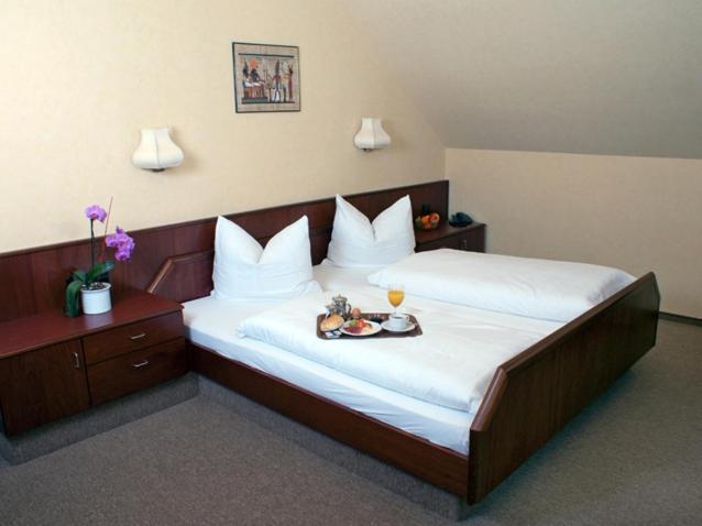 Hotel-Restaurant Lowen Süßen Rum bild
